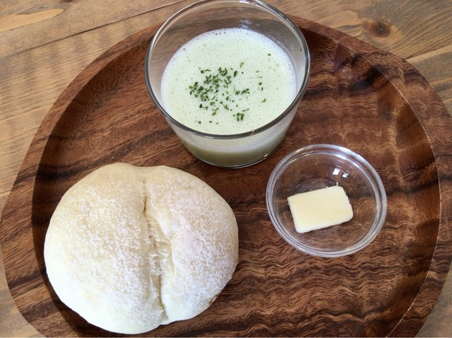 北海道の朝食でもっちりふわふわパンはいかが？「カフェ カウリ」