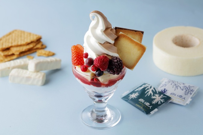 白い恋人パーク内で食べられる贅沢パフェ「チョコレートラウンジ」